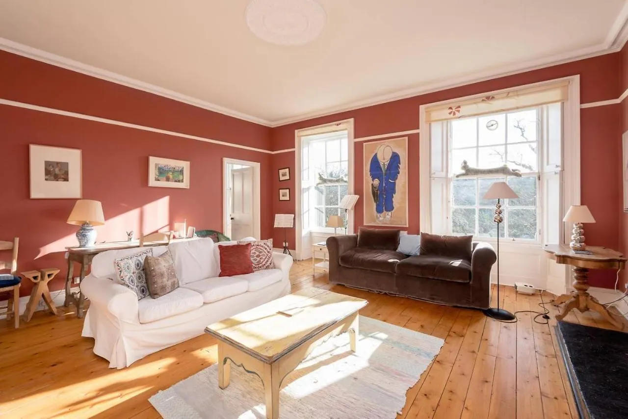 Altido Lovely 2-Bedroom Apartment With Garden Close To Old Town Edinburg 0*,