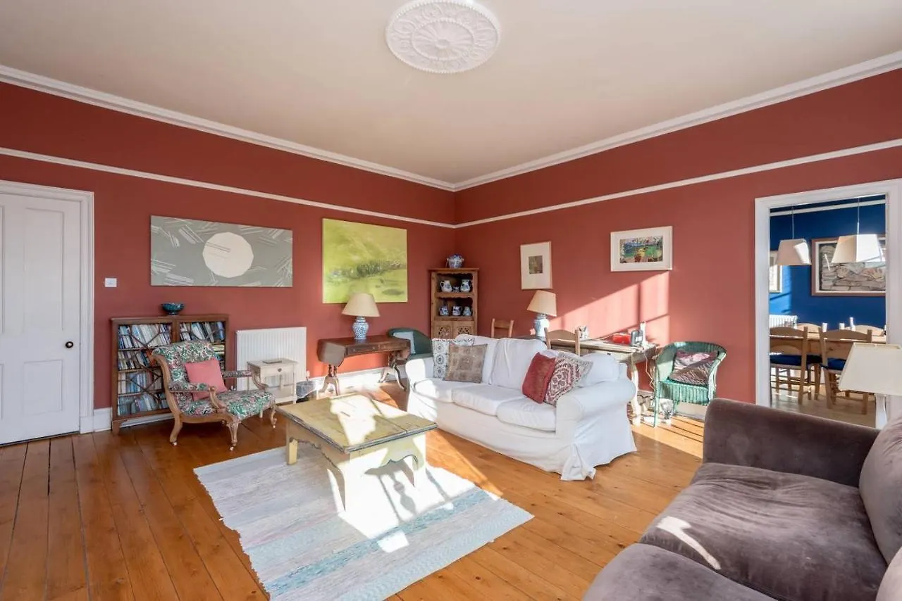 Altido Lovely 2-Bedroom Apartment With Garden Close To Old Town Edinburg 0*,